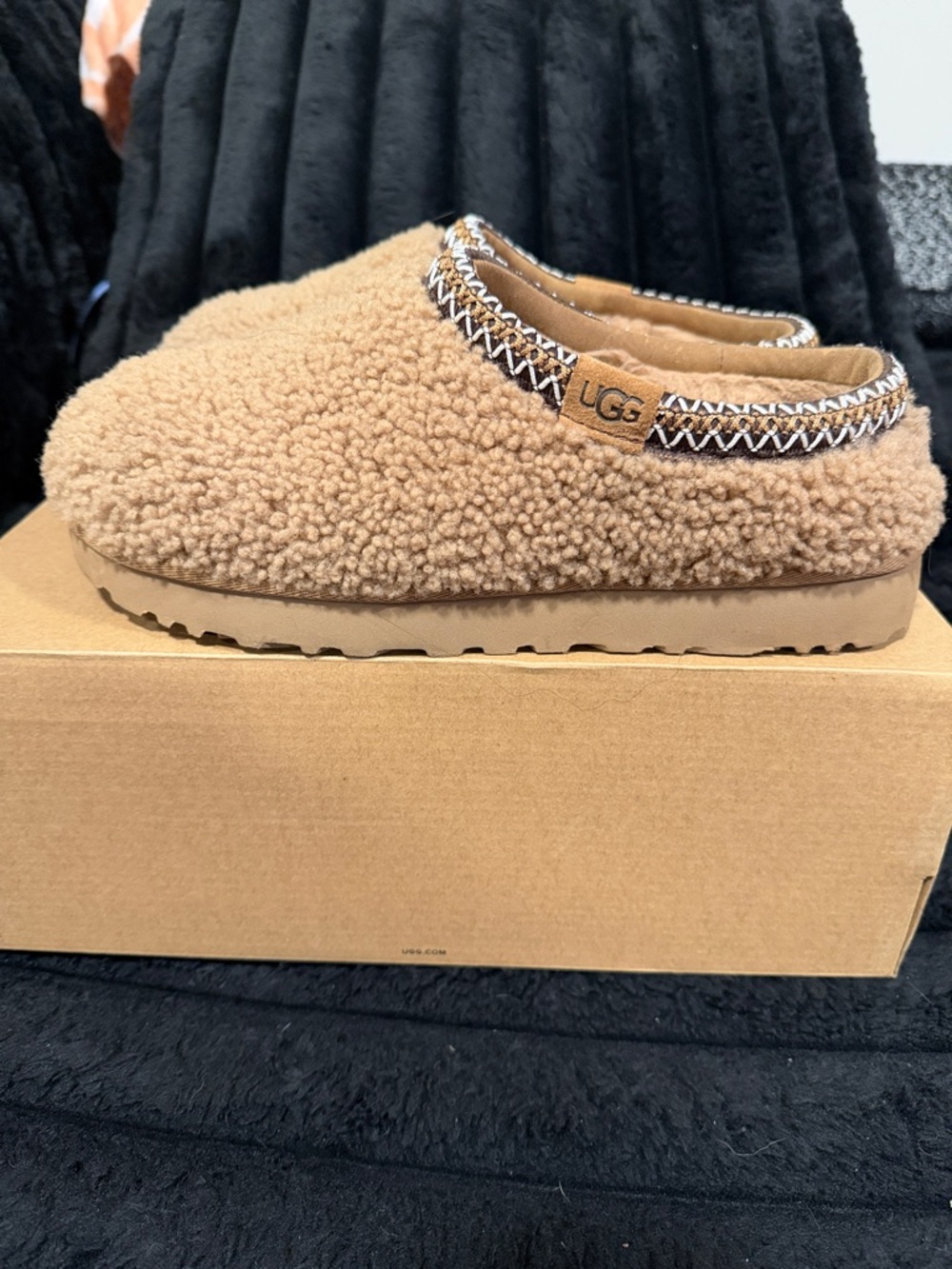 UGG Tasman Maxi Curly Chestnut